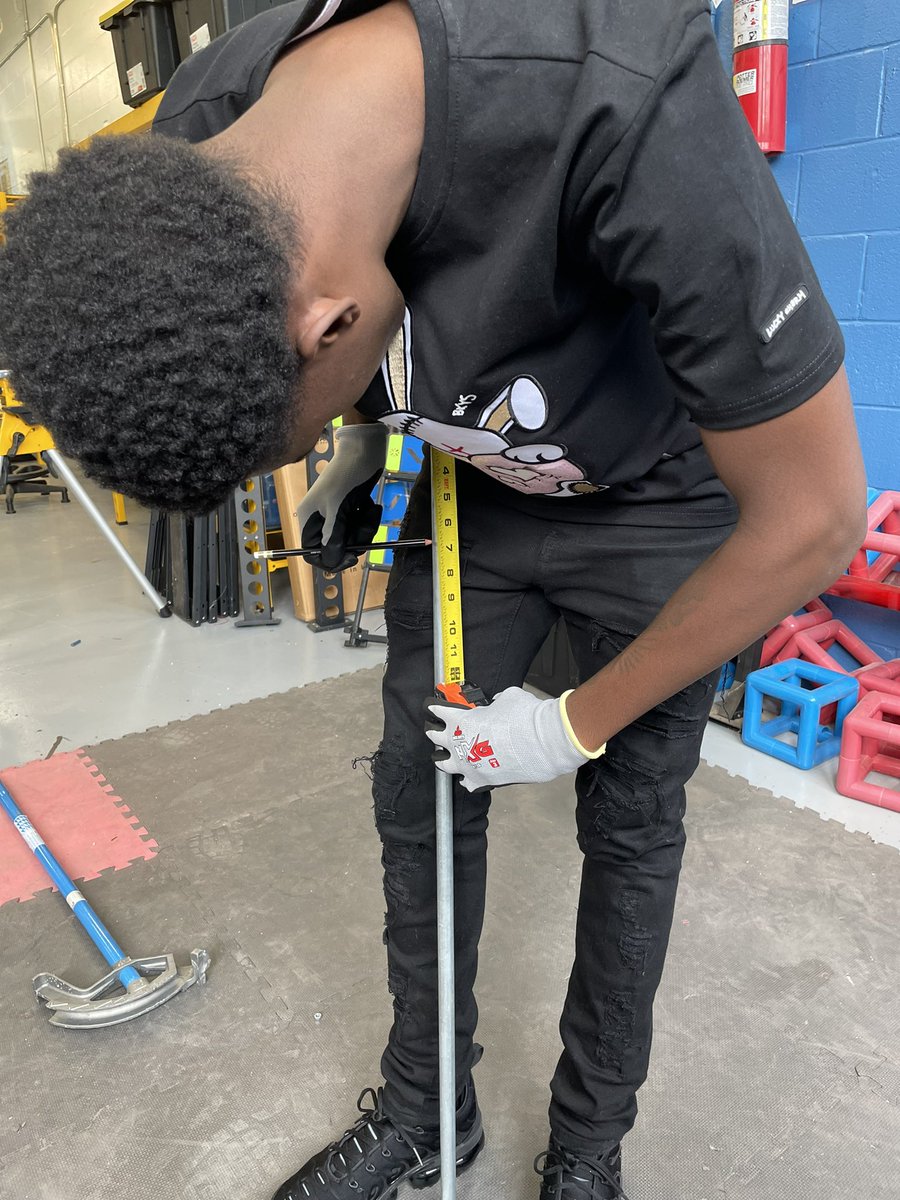 itsbrentdean's tweet photo. Shout to @LARhodes2 and the Energy &amp; Power students learning conduit bending and blue print application from the infamous Dana Morrow!!  

#engagement #classroomrelevance  #mentorship #realworld https://t.co/Ck5xyOSZRh
