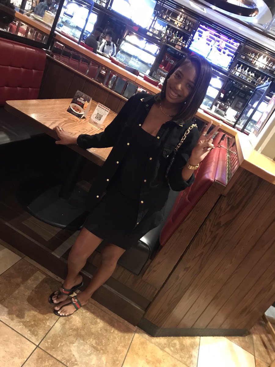 venessssaaaaaa's tweet photo. Night out💕 https://t.co/BnmGG26PT6