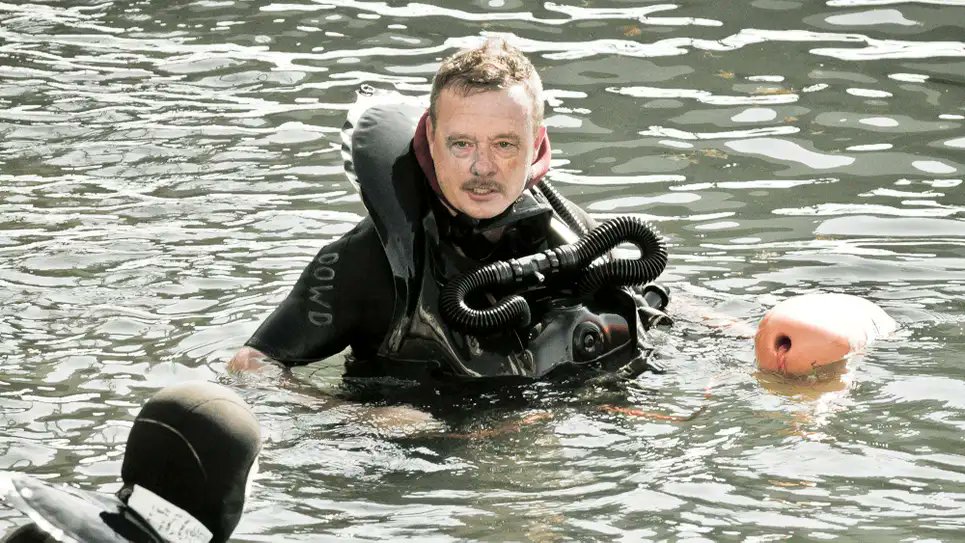 Navy Seal Swimming In Full Tactical Gear Must Have Terrible Body Image Issu...