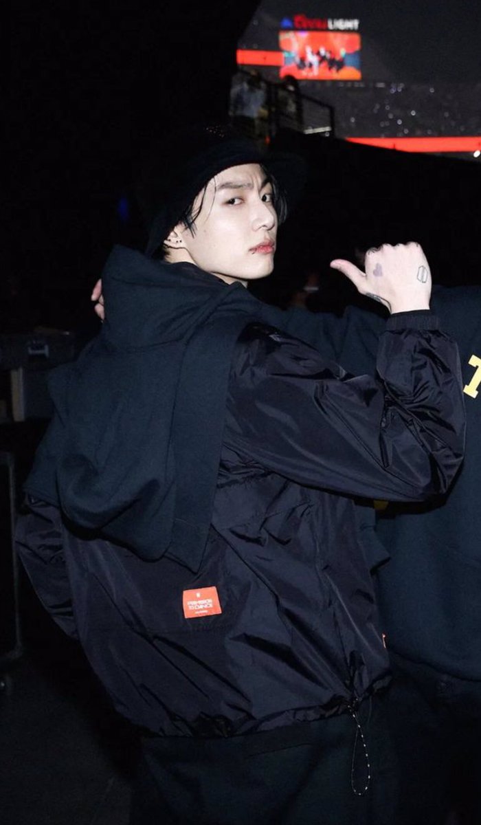 together_BAAAMM's tweet photo. Damn! Those eyebrows. Why so hot, Jeon Jungkook! 🤬🥵 #BTS #JUNGKOOK https://t.co/f8FXjjtMPz