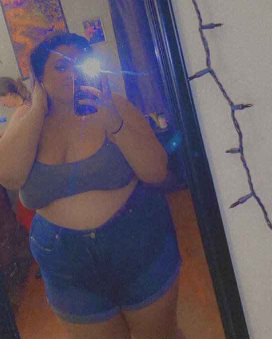 I have really tried to be body positive about me, and calling me &ldquo;fat&rdquo; or &ldquo;pregnant&rdquo; when I know I&rsquo;m<a href="/tag/biggerisbetter"class="tags"><span>#biggerisbetter</span></a><a href="/tag/bodypositivity"class="tags"><span>#bodypositivity</span></a><a href="/tag/biggirls"class="tags"><span>#biggirls</span></a>