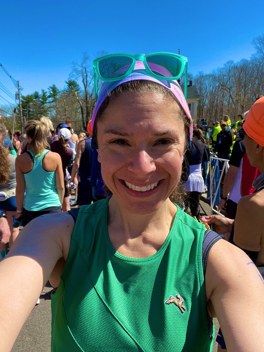 JillDiGiovanni's tweet photo. Mondays are for marathons, and PRs are set to be broken. 3:23:55 at my second Boston Marathon! https://t.co/Bi8jh3O58s