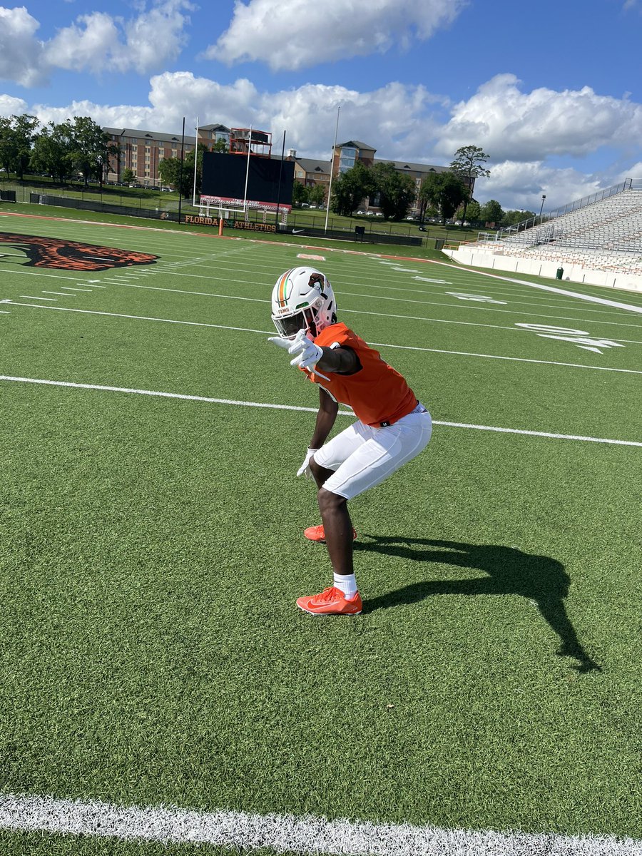 It’s just some about the orange man🧡💚 <a href="/Coach2Bless/">Devin Rispress</a> <a href="/HCWillieSimmons/">Coach Willie Simmons</a> <a href="/RussellEllingt4/">Russell Ellington</a>  <a href="/CoachKornDawg/">Mikhal Kornegay</a> <a href="/CoachJohnson813/">Coach Johnson</a>