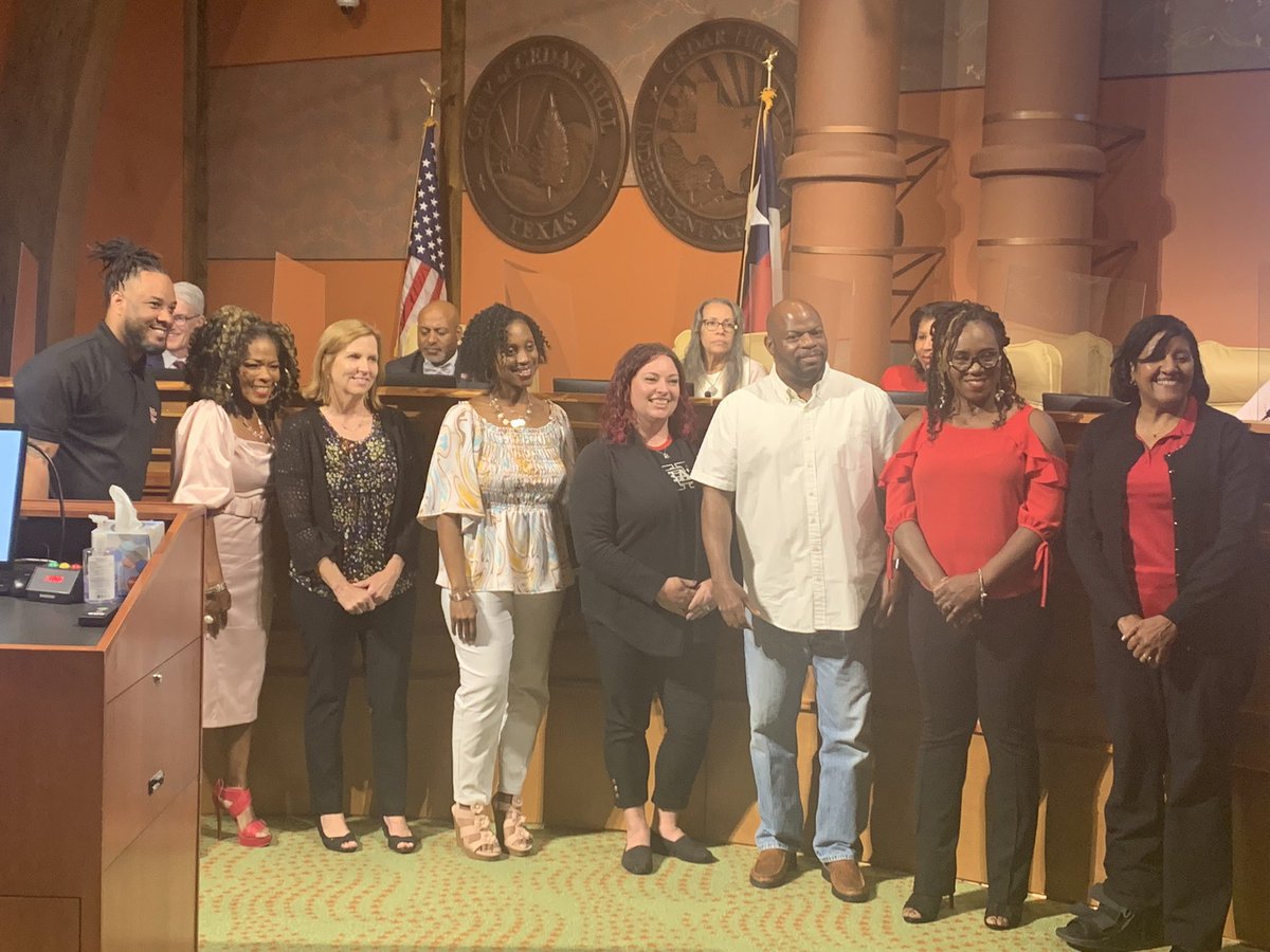 LRELonghorns's tweet photo. @cedarhillisd Teacher of the Year finalists were recognized at tonight’s Board meeting leading up to the formal celebration this Thursday. Shout out to @hryekewicz! ❤️ Principal @MMcCullum_iLead was there to witness the recognition. #LRENoFinishLine #EffectiveEducator https://t.co/H5IicGYNX6