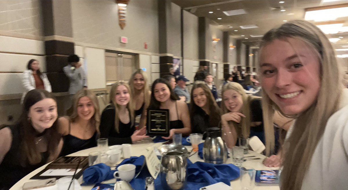 So honored to receive the North Idaho Female Team of the Year 2021-22 with my fellow Lake City High School teammates! Presented by the Idaho Hall of Fame I had a great night! ☺️