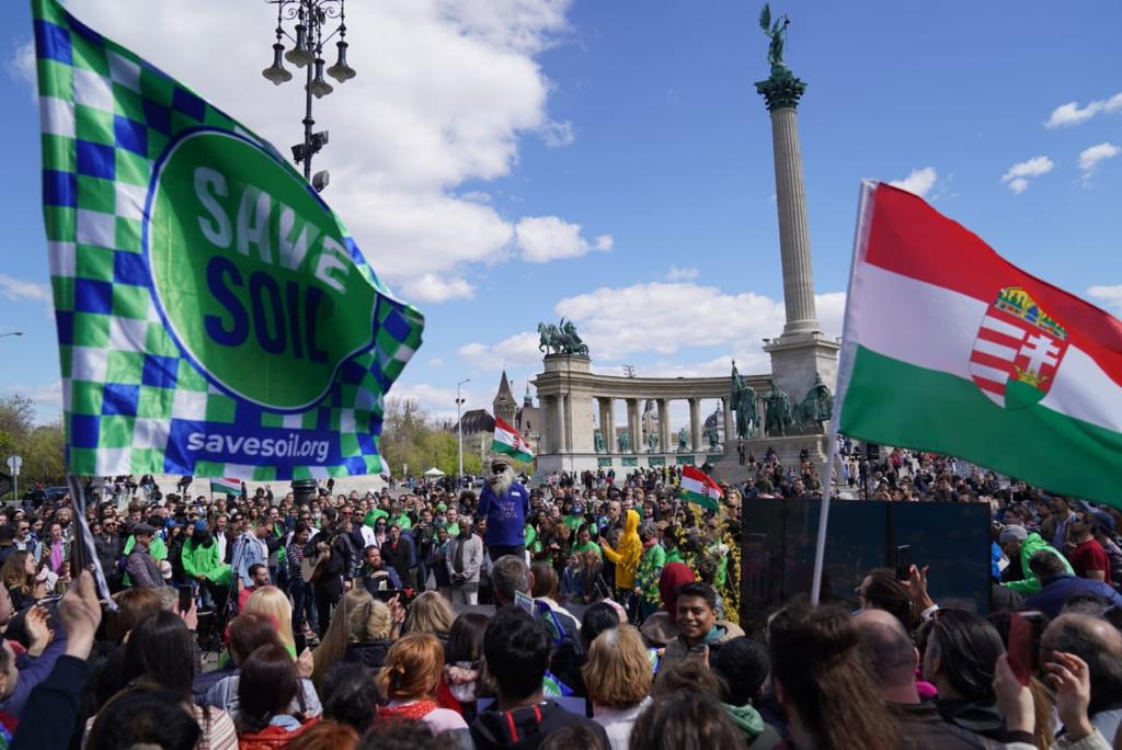 Sadhguru tweet media