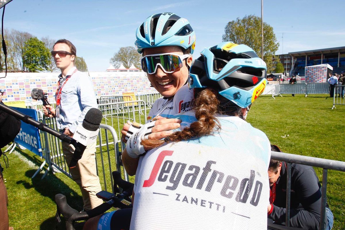 Le pavé de <a href="/RoubaixFemmes/">Paris-Roubaix Femmes avec Zwift</a> reste dans l’équipe @TrekSegafredo ! 🤩

Quelle course. Quelle équipe. Pas évident de reprendre sur #ParisRoubaix après quatre semaines sans course. Déjà hâte de revenir sur ces pavés et ce vélodrome mythiques. 🥰

📸 <a href="/Bartoli84/">Bart Hazen</a>