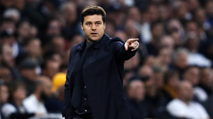 🗣 Pochettino: 

"İnsanlar PSG'nin teknik direktörlüğünü yapmanın FM veya Play-Station oynamak gibi olduğunu zannediyor. Elimde joystick yok benim. Kadroyu kur, maça çık gibi mi zannediyorsunuz? Öyle kolay değil bu işler. Bütün hafta profesyonelce çalışıyoruz."