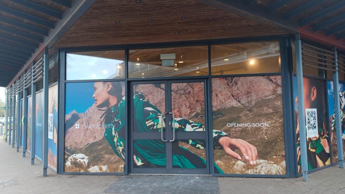 5⃣ <a href="/AndrewDailyEcho/">Andrew Goldman</a> has the latest on a new high-end women's sportswear store that's opening its doors bournemouthecho.co.uk/news/20070068.…