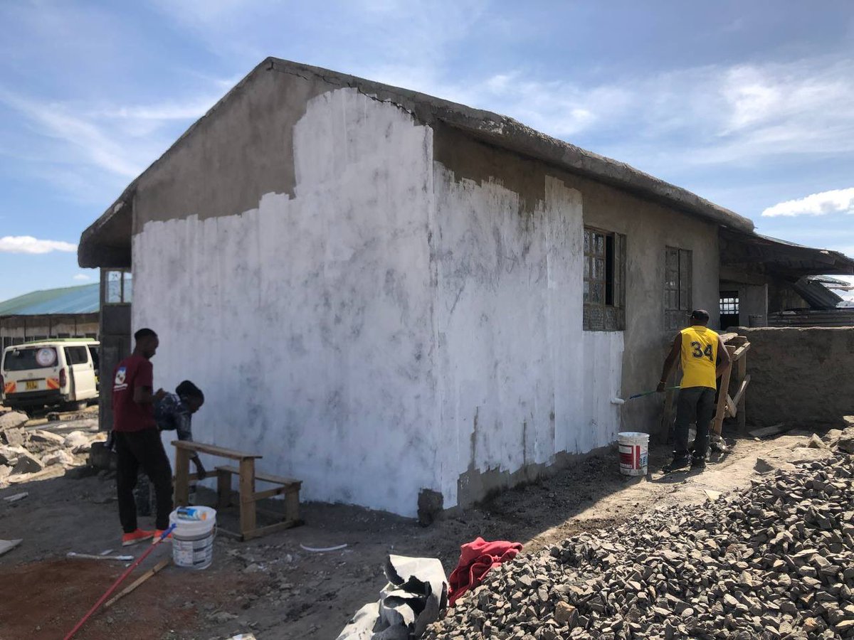 TerriBlueBit's tweet photo. @BinanceUS The #BlueSparrow community that has built a school in #Kenya and water tower for clean water in the Masai land. 

All from our tokenmics! 

Check us out 👉🏻 @BlueSparrowETH 

https://t.co/nsMb4kB6ML

#Bluesparrowcharity #BlueBit #BluSparrowToken #community #CryptoNews #Binance https://t.co/wctb9Rja60