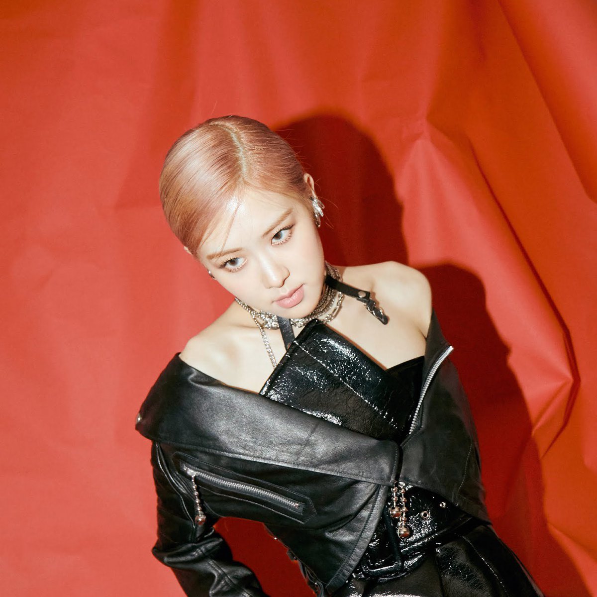blackaespa_twt's tweet photo. —— RE-DEBUT SEASON
@nuevalunas Teaser Photo
#VipersEnt https://t.co/XOmGLxCFWH