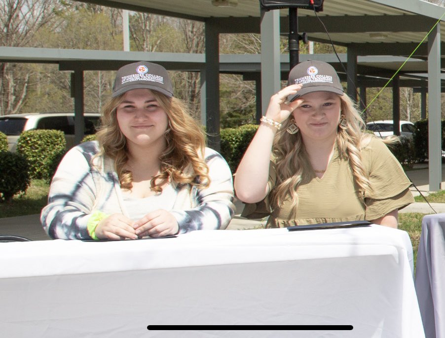 Amy Myhan tweet media