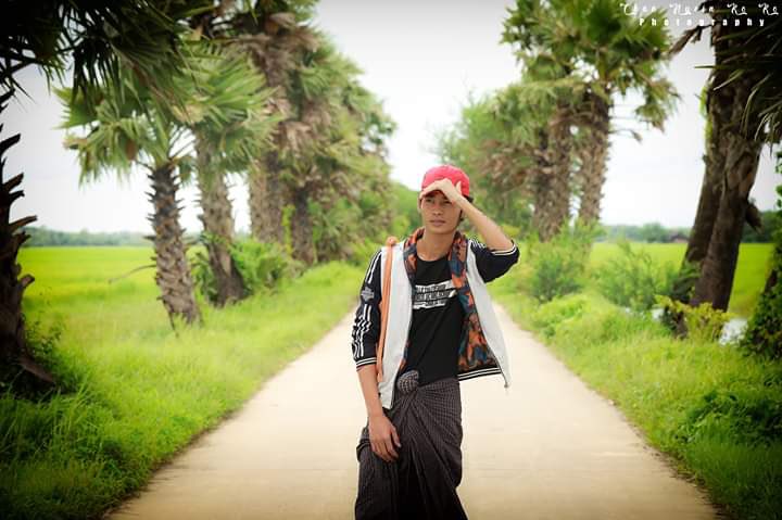 deleted_IlIIII's tweet photo. အတိတ်တွေကို့ မမေ့ဘူး.. https://t.co/7YrLSo3wcJ