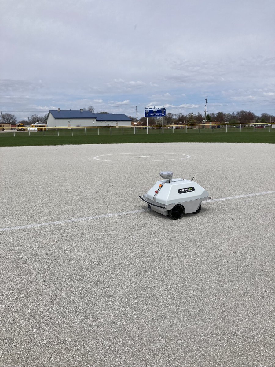 ZachGrosenheid1's tweet photo. Excited to welcome @HoopestonAreaHS to the Turf Tank Army! Who is next? 🔥 #TurfTank #coolestrobotever https://t.co/lpcXv6VSKW