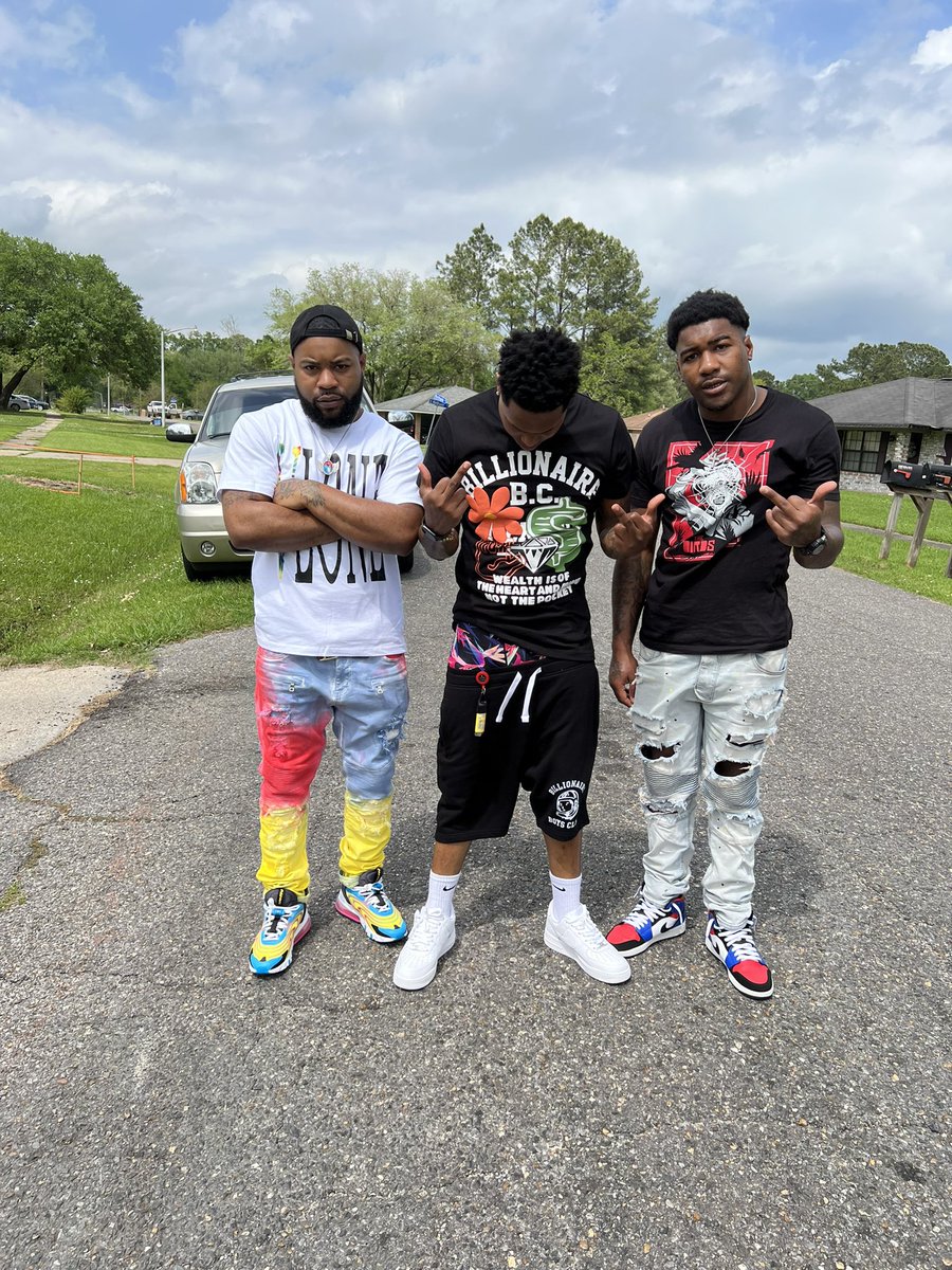 Stacksupbj's tweet photo. They gone run and hide when its gun fire, aint letting sh*t slide #ForeverLimanOg💙 https://t.co/IKJIuWcr5o