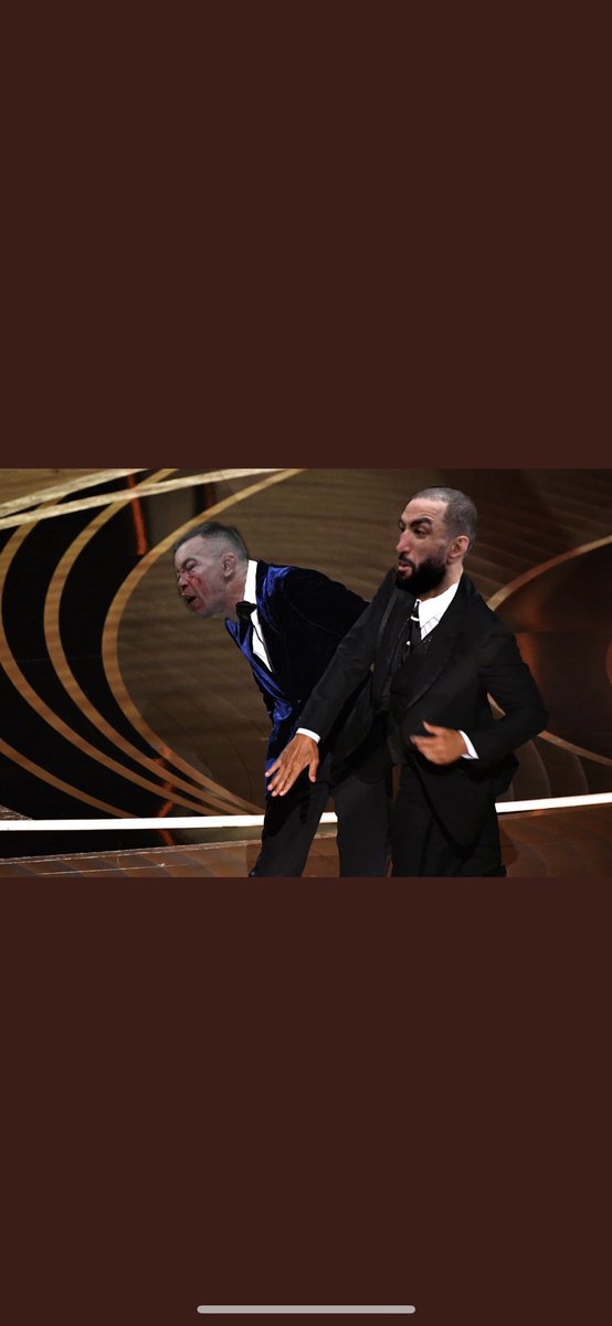 bullyb170's tweet image. Anyone seen chipped tooth colby l👀