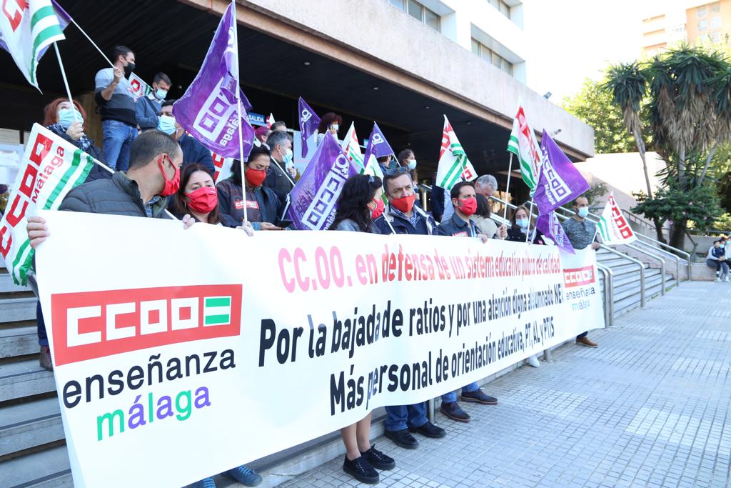 YOLANDACCOOMA's tweet photo. Desde @CCOOEnseMalaga seguimos exigiendo a @EducaAnd una atención a la diversidad d calidad, con ➕recursos, con ratios para #Orientación, #PT, #AL, #PTIS,... q permitan atender al alumnado con dignidad. ¿O los vais a dejar atrás @macarflo? https://t.co/m18uYdolI8