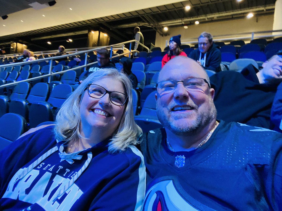 Darrell_Dolen's tweet photo. First Kraken game! #whereiroot https://t.co/wQxD6Cptrc
