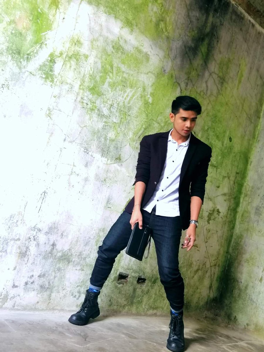 imjj_08's tweet photo. Crossing the Line : Some like it HOT 🔥
#DateLooksHeWillLove #Leadingman #KingOfTheClub #Rocker #Zalora #ZaloraLAB #ZaloraPh #SMMen #ChicerAppeal #RacyMeetsRugged #igersMNL #OOTDPilipinas #InStyle #EscapePaparazzi #imono https://t.co/7wr13A9qub