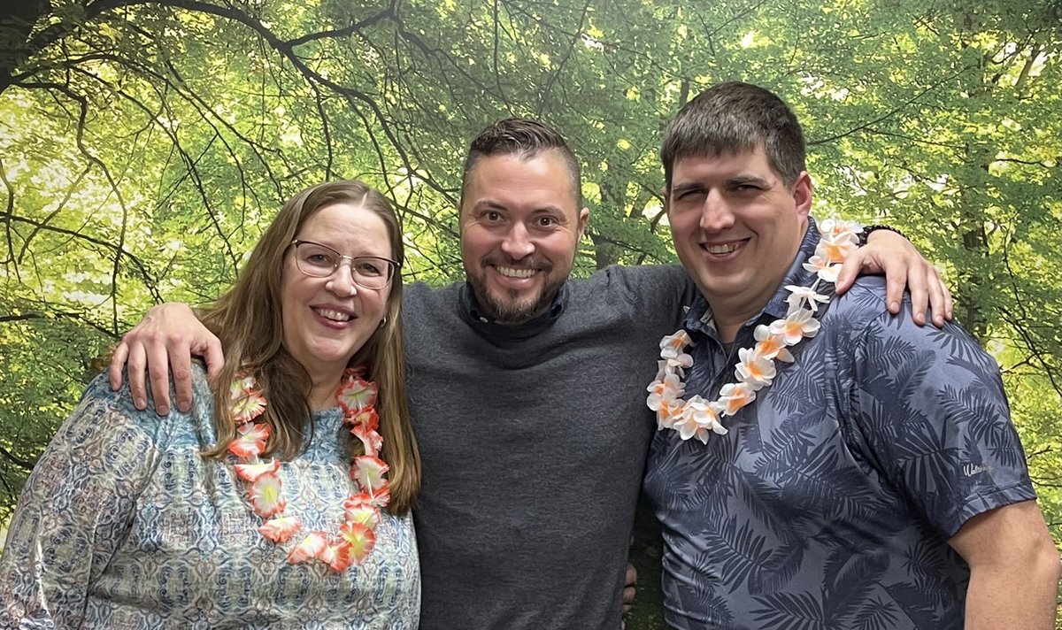 Debra Tomlinson tweet media