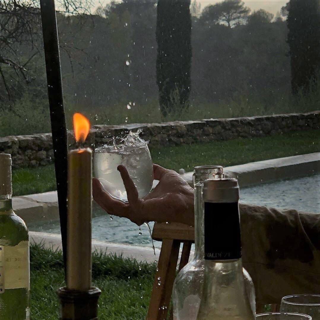 elsevillaa's tweet photo. El amor empalagoso a mi m gusta. https://t.co/ssBCVHbrYw