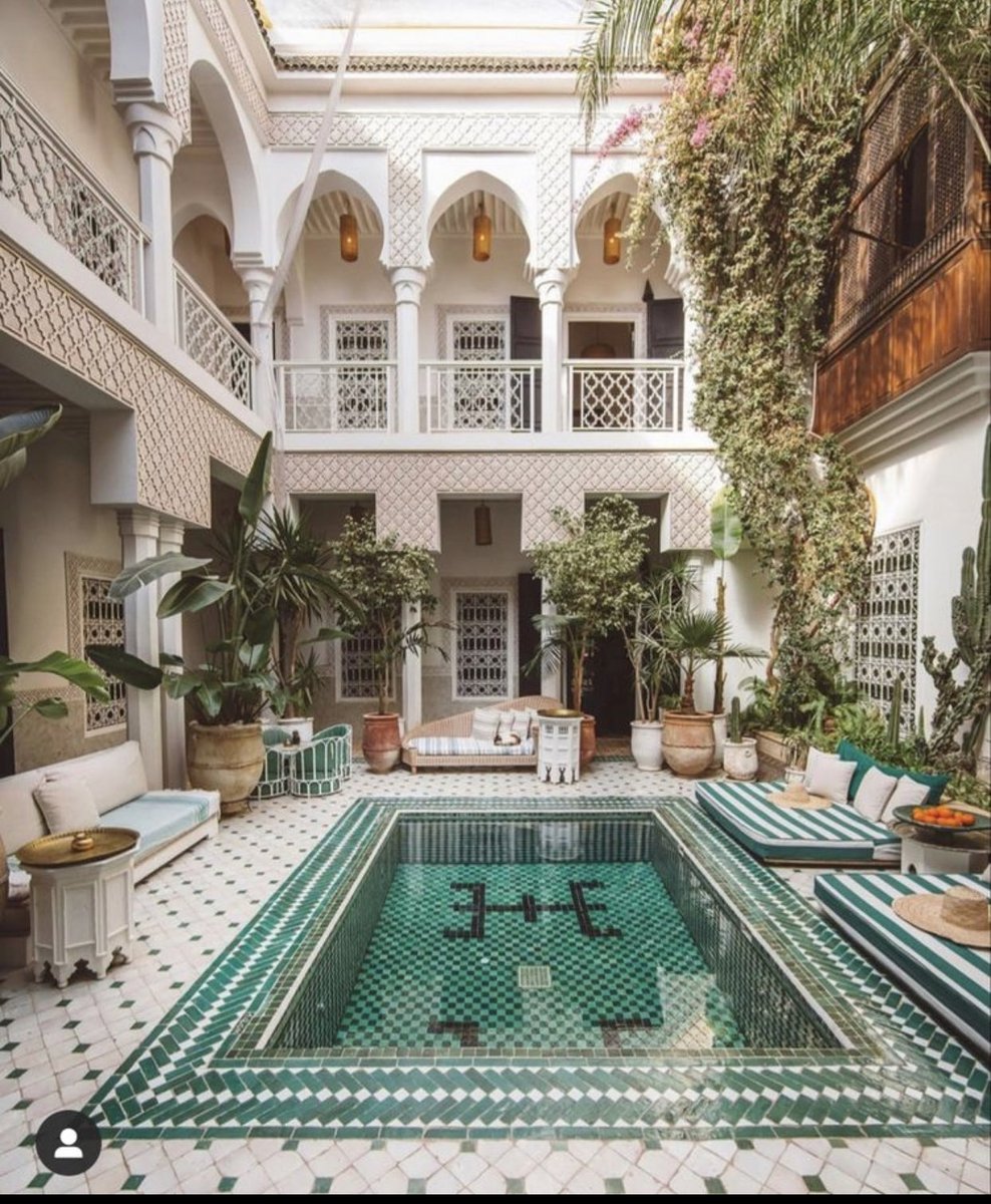 NacirAbdessamad's tweet photo. لمحات من روح #المغرب .
تاريخ مشرق وحضارة عريقة وفن مبهر وثراء تراثٍ تتوارثه الأجيال، وعبقرية مغربي ينثر سحره وإبداعه في كل أرض ومجال.
هو المغرب، مهد الرقي والإبداع. https://t.co/E8swuNGQNe