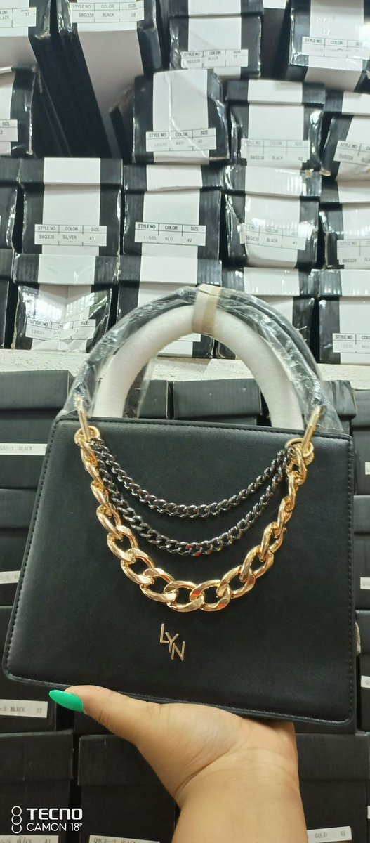 juilets's tweet photo. #Gistloversblog1 #isola #lagos

Quality bag Available

Price: 15,000

Whatsapp me on 08095683841 https://t.co/uZfgEdUOuL