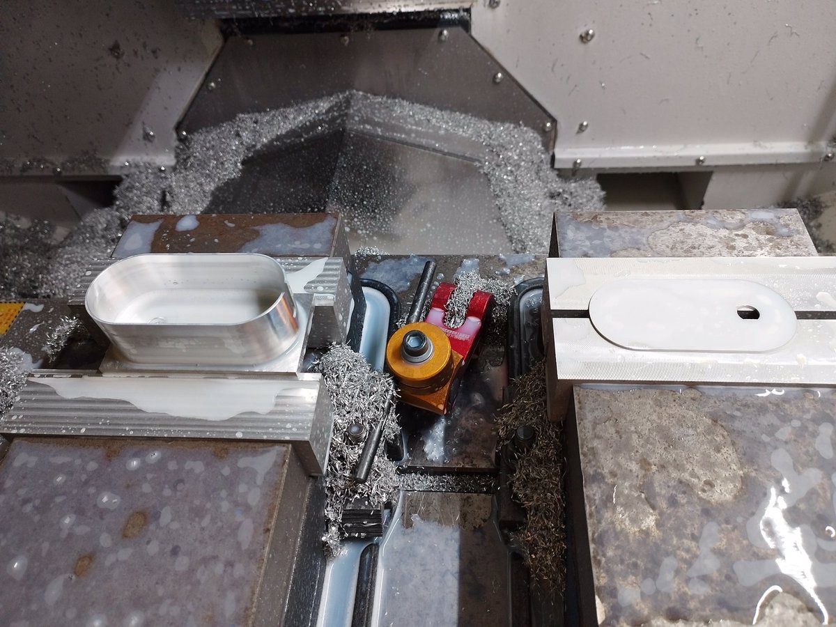 JimwellCo's tweet photo. Bespoke aluminum parts for LED illumination, made by JimWell precision
#cnc
#machinist
#Parts
#milling
#cncowners
#precisionengineering
#aluminum
#customlight
#studiodesign
#Light&amp;Building 
#LondonDesignWeek
#Maison&amp;Objets 
#jimwellprecision
#LEDillumination https://t.co/SA9xlVd95H