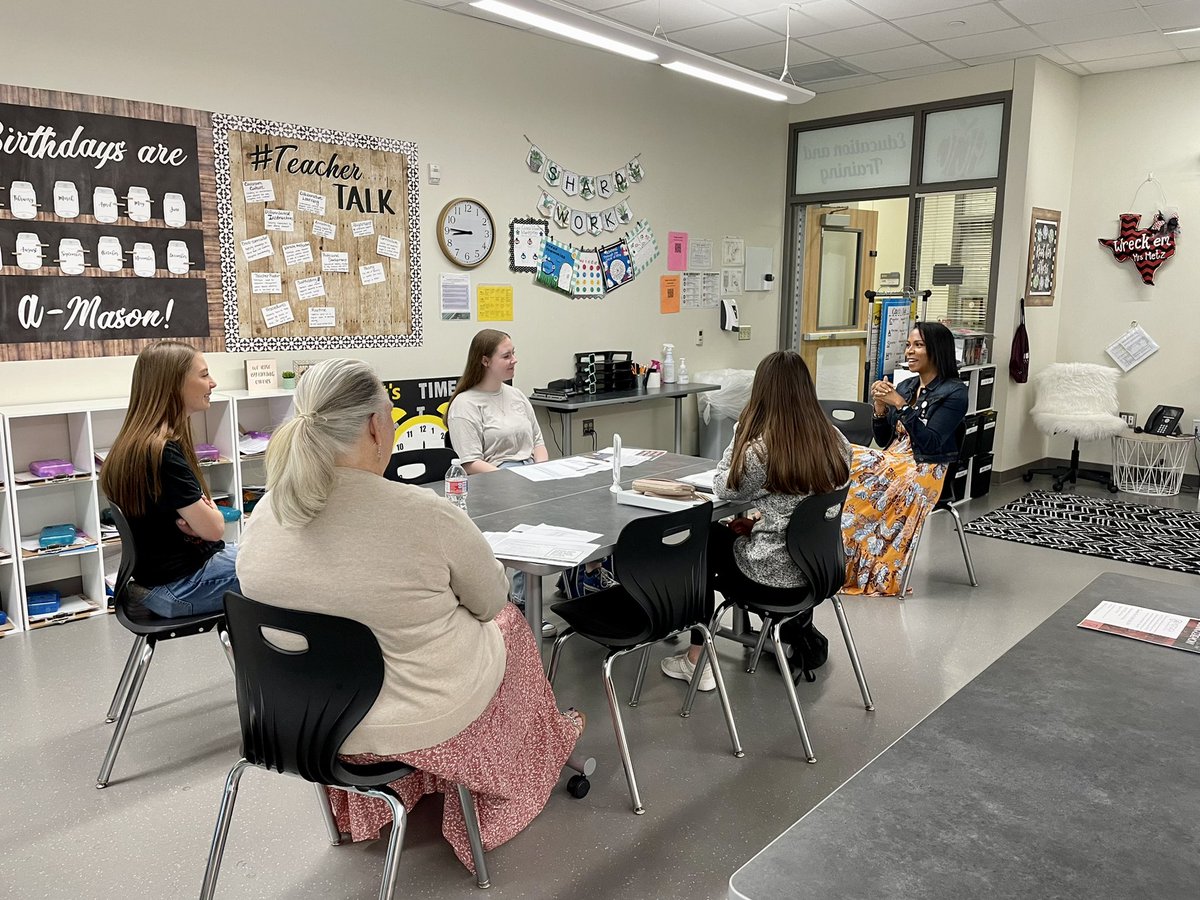 HCTCeducation's tweet photo. Thank you @emsisdhr for sharing about the many opportunities @EMSISD offers our future educators! @EMSISD_CTE @CtcHollenstein @PracticumWBL #hctcallin #EMS2TEACH #emsproud https://t.co/WBGNMnP9EM