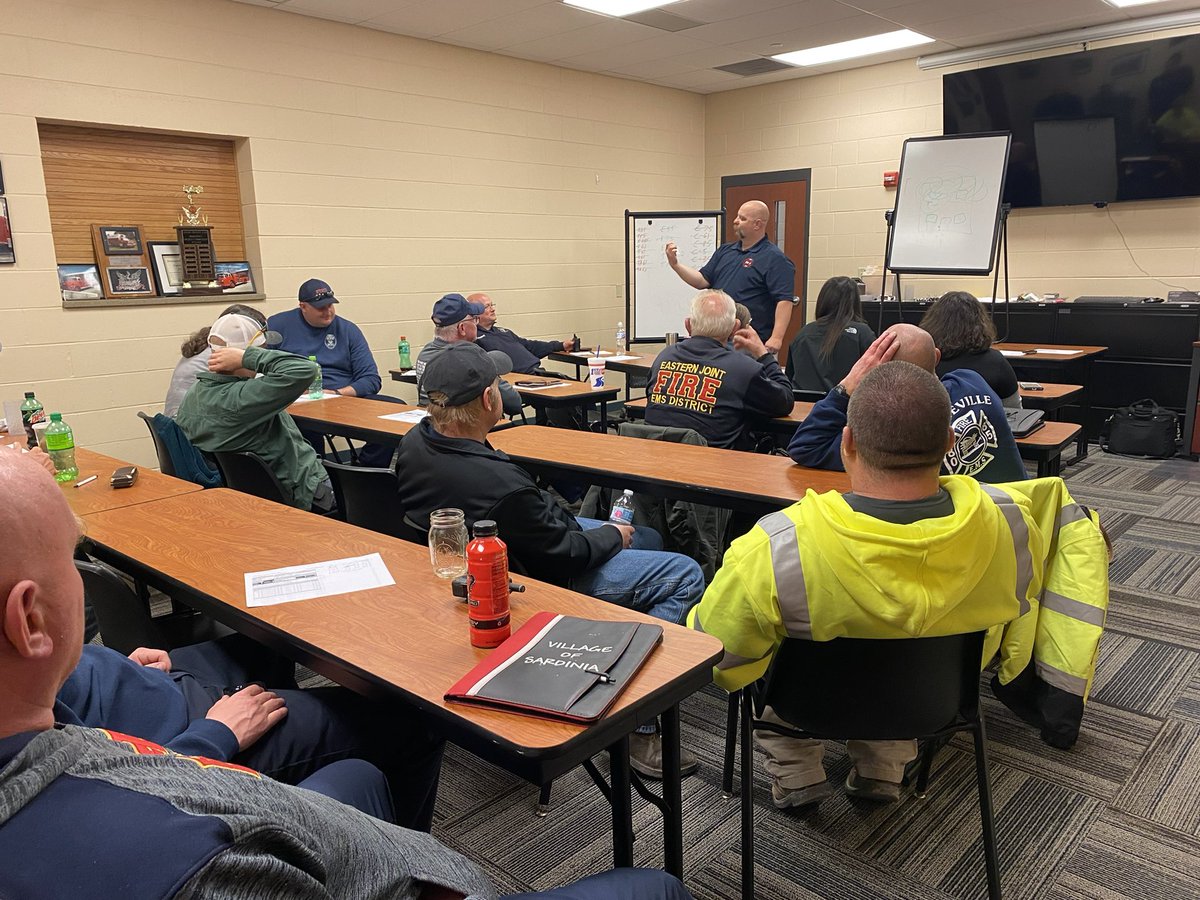 mtorabfire's tweet photo. Great Command Training tonight taught by Bill Adkins! Improving fire ground operations starting with the command staffs from Fayetteville, EJFED, Georgetown, Brown County Communication Center, and Mount Orab. #traintogether #firegroundaccountability https://t.co/8uGDffqtoY
