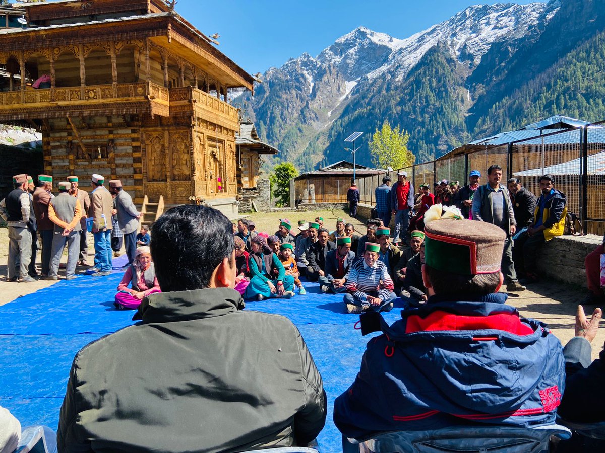 AdityaNegiHP's tweet photo. Visited Dodra Kwar-- a remote area with pristine beauty. Visited Jakha village of the area on foot..it was so refreshing and a great experience to meet people living far from hurly-burly of urban life.
#exploringhimalayas https://t.co/UqO6ozFUq6