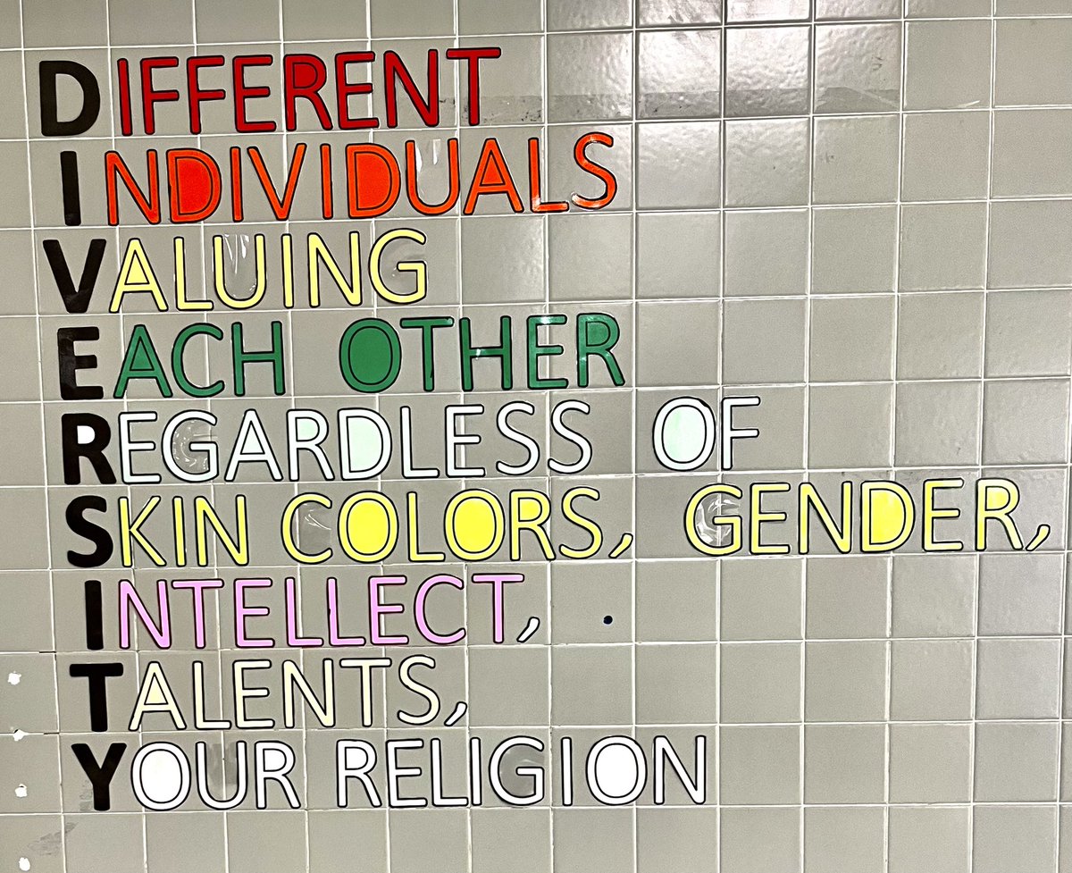 wlperez22's tweet photo. Closing out our “Embracing our Cultural Diversity” week one! Students made finishing touches to their classroom puzzle pieces today! We are all a part of one big puzzle. @CounselorMISD @Rowe006 @McAllenISD @McAllenISDCTE #RoweEQ https://t.co/VjSX964OQ6