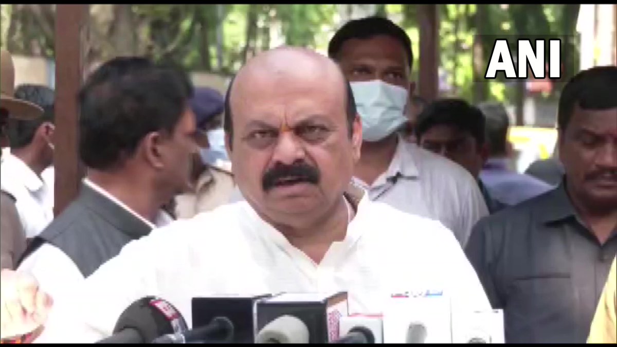 timesofindia's tweet image. A thorough investigation is underway. Action will be taken against the culprits. Attacking the police station is a serious crime, action will be initiated against the guilty: Karnataka CM Basavaraj Bommai on stone-pelting incident at Old Hubli Police Station on 17th April. (ANI)