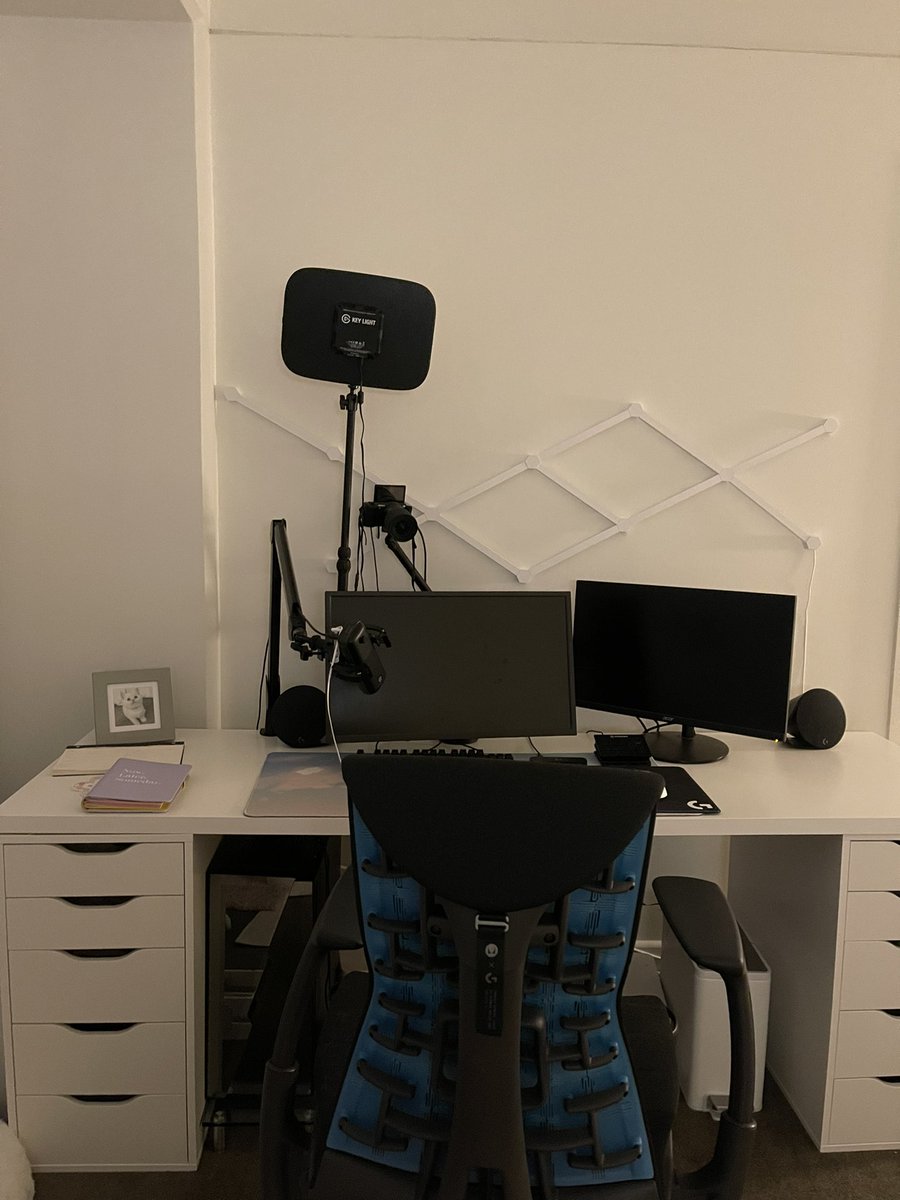 jessicahkim's tweet photo. didn’t know my PC setup was lacking until i added @Nanoleaf lights and gave my setup the ultimate #RGBuff 💪
i nominate @esblee2 to show their #NanoleafRGBuff https://t.co/6A5J1PAV2a