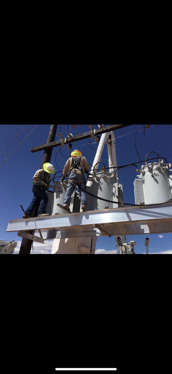iBecks22's tweet photo. Happy National Lineman Appreciation Day to my fav 🤧🥰❤️ https://t.co/o7lcW29BBN