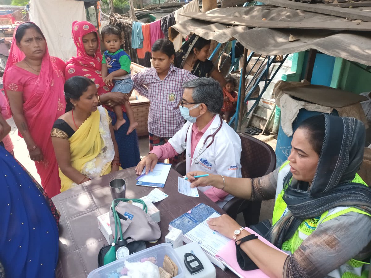 gscaltexindia's tweet photo. As part of our CSR initiative, we collaborated with NGO- Hemkunt Foundation for the project called “HF MOBILE 100” (Mobile Health Check-Up Vans). Through this initiative, we aim to support and aid healthcare and infrastructure in rural areas. 

#GSCaltex #SmartLubricants #CSR https://t.co/EkbFf2hYU8