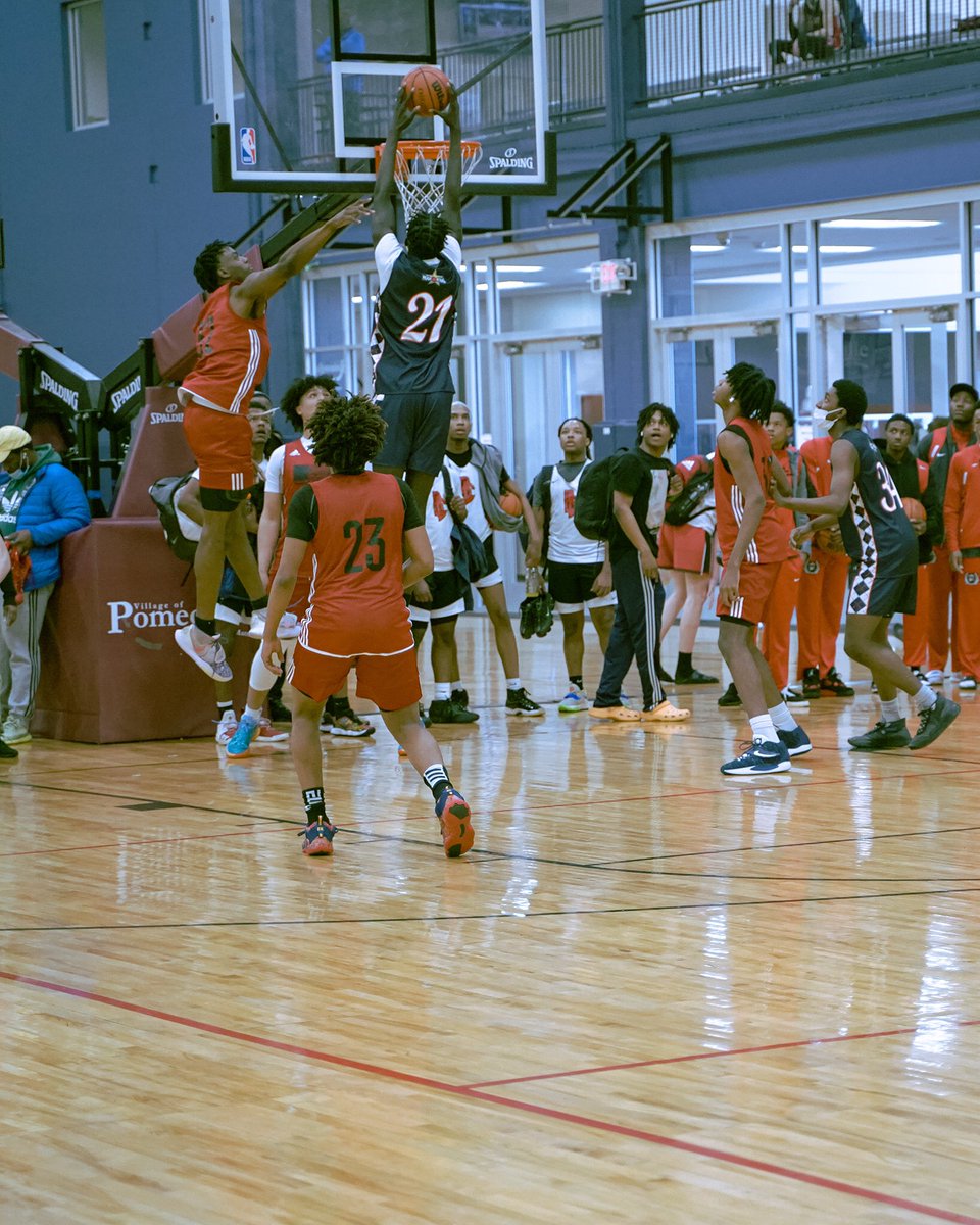 ILHoopStars's tweet photo. IL HoopStars 2023 goes 3-1 this past weekend @PrepHoops Chi-Town Tip Off

@DonDCoachD_ILHS @MHS_Boys_ @scottybscout @chilandprephoop @PrepHoopsIL https://t.co/4y3wuPiNuU