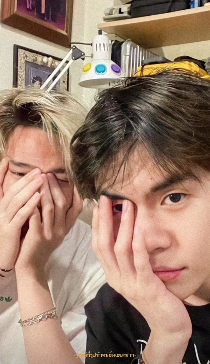 Viiiiiiew1's tweet image. เห็นกระแสดราม่ามาซักพักแล้ว นี่ก็รู้สึกนอยๆเหมือนกัน เราเชื่อว่าถ้ามันเป็นยังใงจริงๆซุงจะออกมาพูดเอง ตอนนี้เราก็ซัพพอร์ตเขาและชื่นชมเขาในที่ของเราดีกว่านะคะ อย่าทำให้การชิปของเราทำให้เขาอึดอัดกันเลยนะคะ กอดๆนะ🥺💖 #ซุงบูม