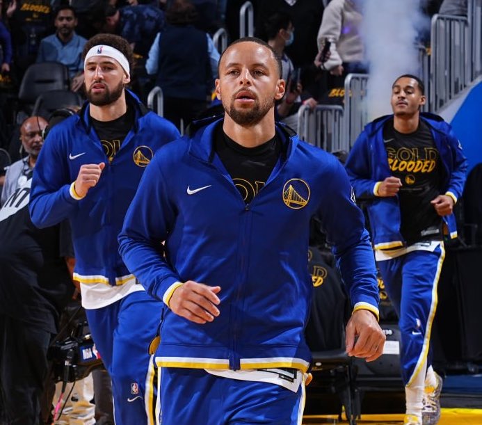 TheDunkCentral's tweet photo. Steph Curry
34 PTS - 3 REB - 4 AST 

Jordan Poole 
29 PTS - 5 REB - 8 AST

Klay Thompson 
21 PTS - 2 REB - 1 AST 

Splash trio 🔥 https://t.co/yK04oPIw6s