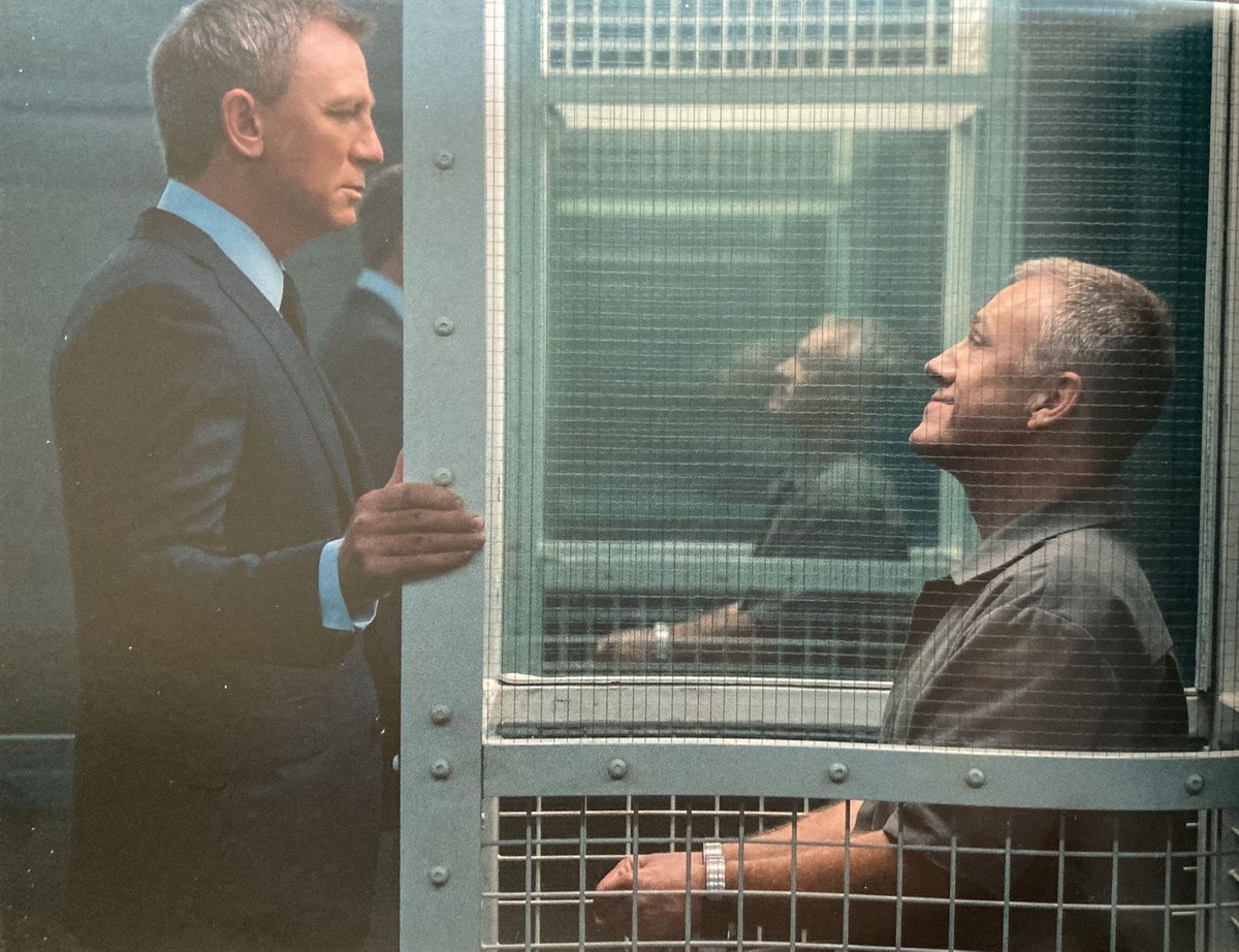 therewillbebond's tweet photo. Latest man in a field report by @danielgaster (056)
Bond’s Last Suit in No Time To Die | TOM FORD – Navy Prince of Wales | Review

https://t.co/XlbyvCaJY5 https://t.co/Cik6IF8OPe