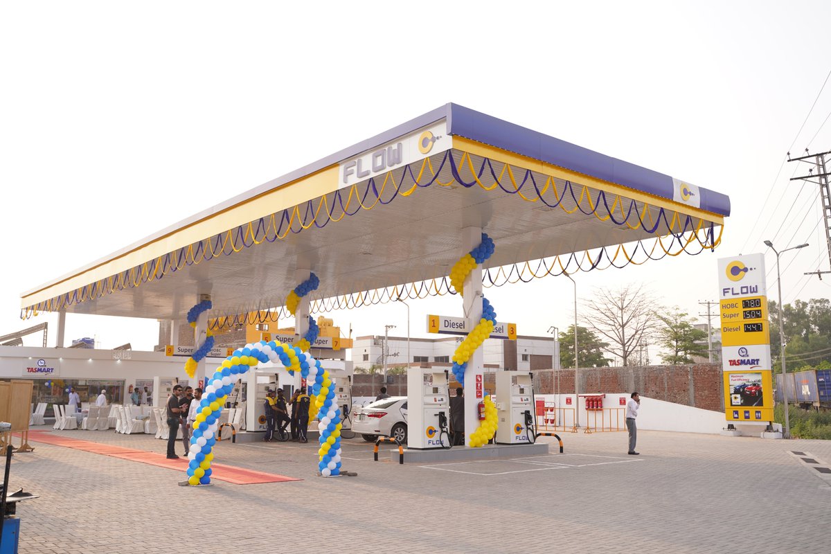 flow_pvt's tweet image. On Saturday, 9th April 2022, Flow Petroleum Private Limited inaugurated a new site in Gujranwala. Chief Guest of the occasion Mr. Rana Muhammad Waris – CEO Flow Petroleum Private Limited along with a cute little child Mr. Rayan.

#Flowpetroleum #fuelingthefuture #inauguration