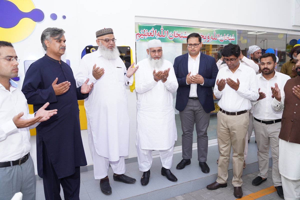 flow_pvt's tweet image. On Saturday, 9th April 2022, Flow Petroleum Private Limited inaugurated a new site in Gujranwala. Chief Guest of the occasion Mr. Rana Muhammad Waris – CEO Flow Petroleum Private Limited along with a cute little child Mr. Rayan.

#Flowpetroleum #fuelingthefuture #inauguration