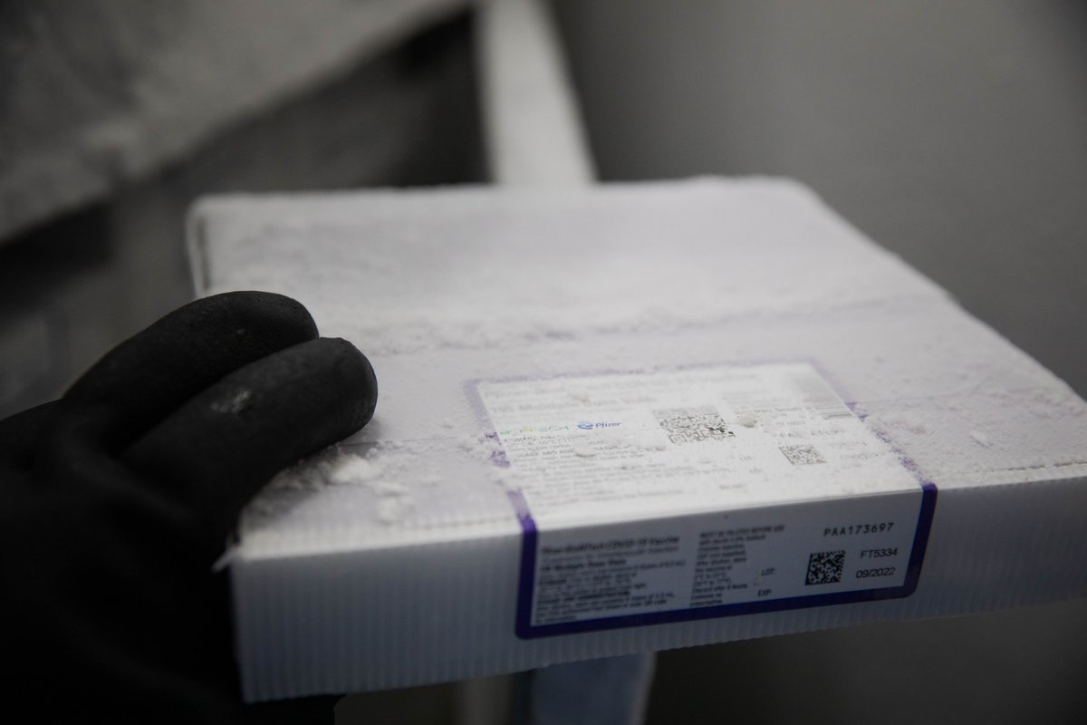 UNICEF_vietnam's tweet photo. This is the last part of a total of 3,467,880 doses of Pfizer vaccine that COVAX Facility distributed to 🇻🇳 for round 11. We sincerely thank #COVAXFacility for their contribution! https://t.co/9eSdUfhYIN