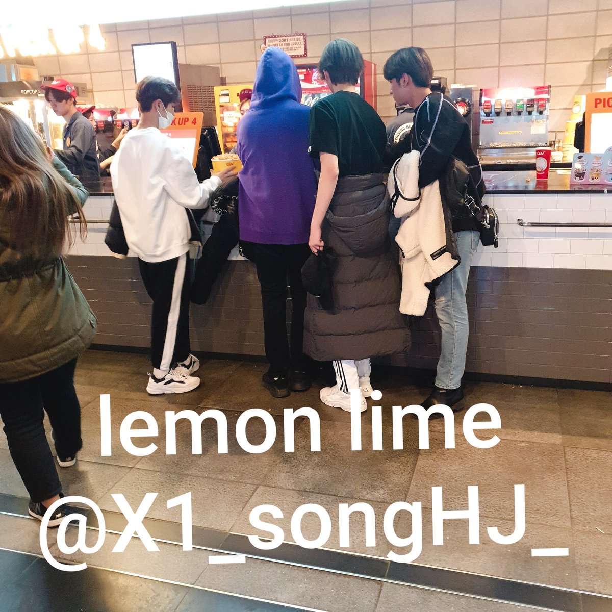 wseoktty's tweet photo. entienden que una de las últimas veces que los vimos juntos fue cuando estaban en x1 y hangyul llevaba a la maknae line a ver frozen y ahora después de años tenemos ESTO de hangyul, dohyon, minhee, hyeongjun y junho comiendo juntos cuando pudieron reunirse, a llorar 😭 https://t.co/L4EvbbETEB
