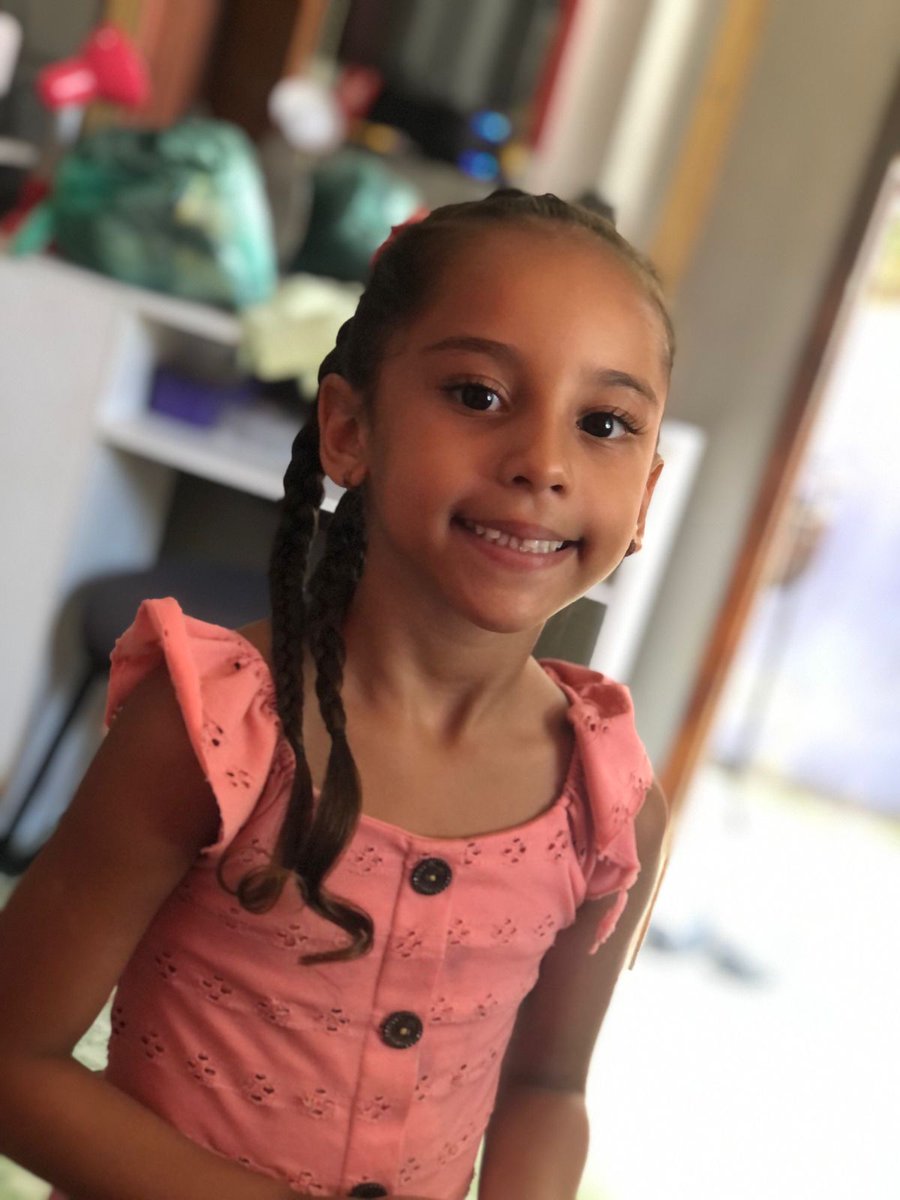 gysousa42's tweet photo. Minha princesinha linda, parabéns muita felicidades pelo seu dia e por completar mais um ano de vida! Que Deus lhe acompanhe em todos os momentos da sua vida e lhe conceda muita saúde e felicidade! Tenho a alegria de ter uma neta que só me dá alegrias e motivos para sorrir! Você. https://t.co/N45HsQFzrI