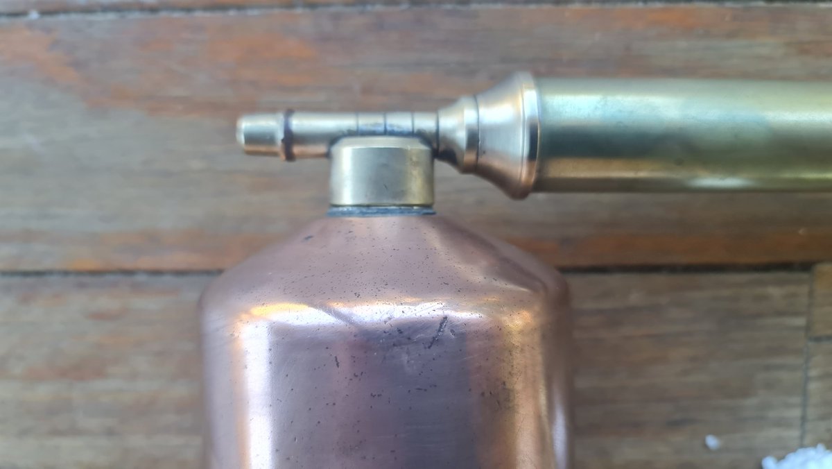 leigh_munro's tweet photo. Who can recall one of these being in the home when you were growing up? https://t.co/nQnCHohygQ