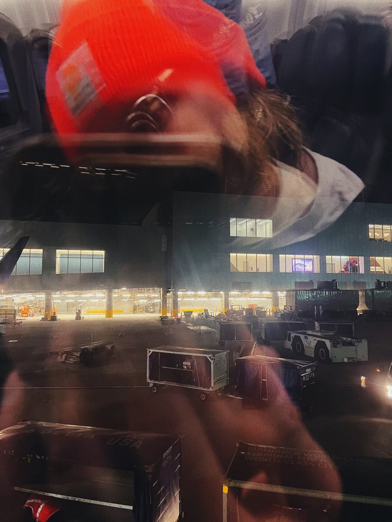 Hopping on a plane exactly from LAX right now… hours since the mask mandate was lifted and the airport is wiiiiild.  Feels like a moment.