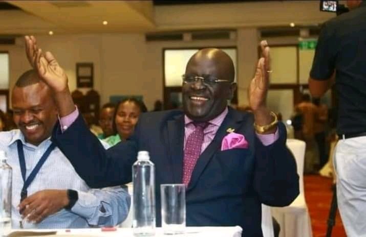 eddyp254's tweet photo. @RadioJamboKenya magoha akicheka #GidiNaGhostAsubuhi #GidiNaGhostAsubuhi https://t.co/DW8cfJNXqC
