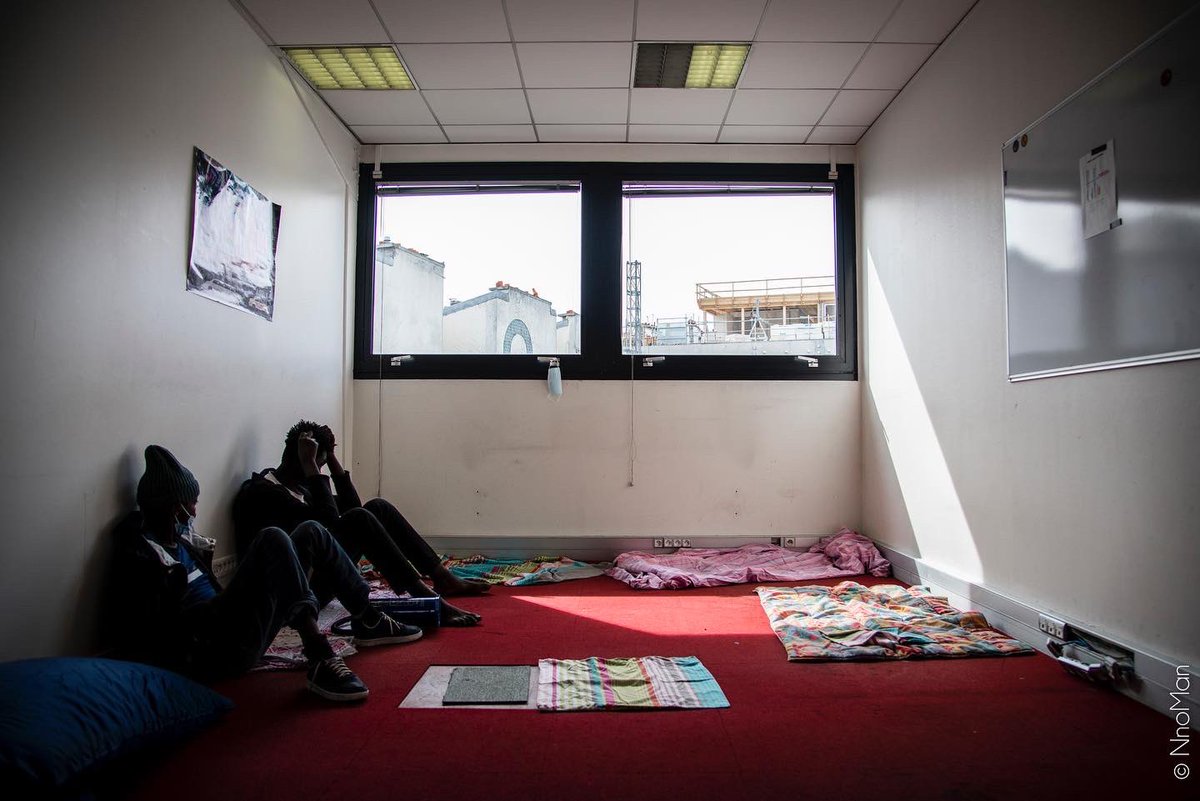 NnoMan1's tweet photo. Une centaine d’exilés et de soutiens, ont annoncé l’occupation d’un bâtiment vide depuis plusieurs mois. 

Plus d’infos sur @chapelledebout 

Paname - 18 avril 2022
©️NnoMan - @encrage_photo https://t.co/vwj09Qmb0K
