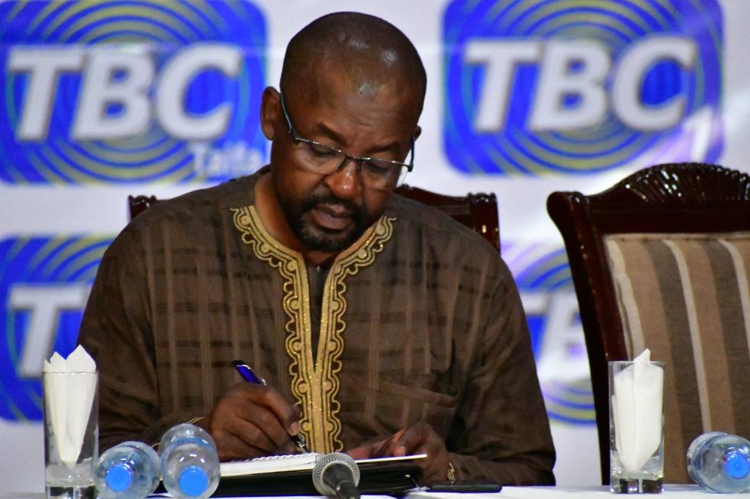 swahilitimes's tweet image. Mkurugenzi Mkuu wa TBC, Dkt. Ayub Rioba amesema kuwa wamejipanga kuonesha michezo ya Kombe la Dunia. 

Michuano hiyo itaanza Novemba 21 hadi Desemba 18, 2022 nchini Qatar.